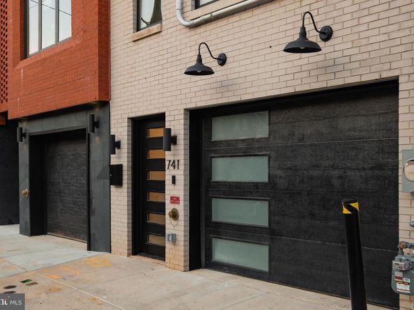 741 N Capitol Street, Philadelphia PA 19130