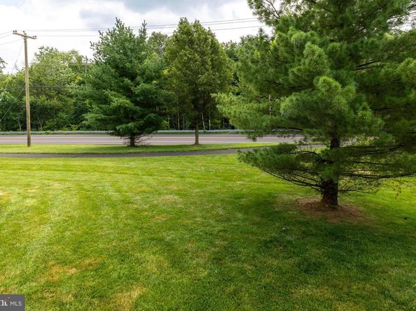 815 Geranium Drive, Warrington PA 18976