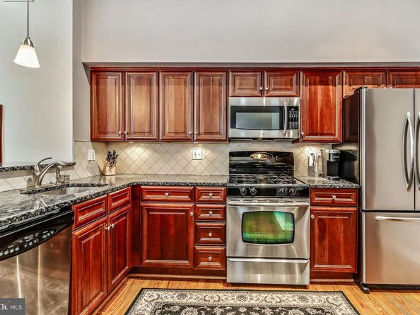 2137 Green Street 2, Philadelphia PA 19130
