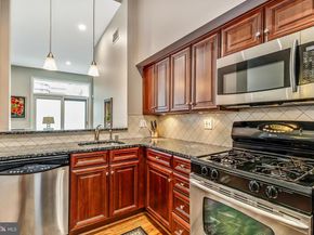 2137 Green Street 2, Philadelphia PA 19130