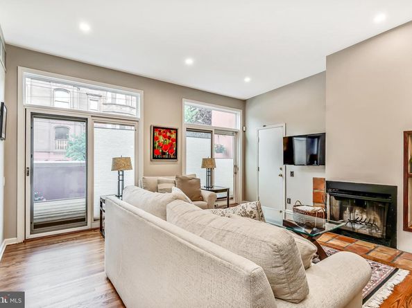 2137 Green Street 2, Philadelphia PA 19130