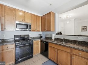 4852 Eisenhower Avenue 337, Alexandria VA 22304