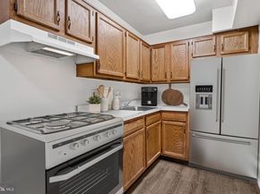 939 Longfellow Street NW 6, Washington DC 20011