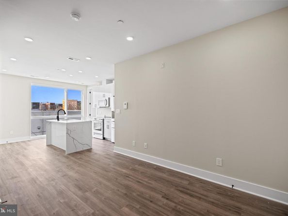 824 18TH Street NE 11, Washington DC 20002