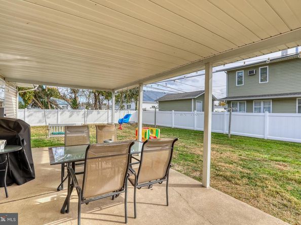 62 Indian Creek Drive, Levittown PA 19057