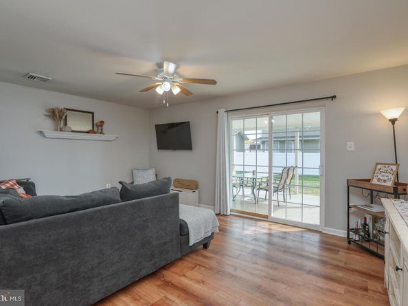 62 Indian Creek Drive, Levittown PA 19057