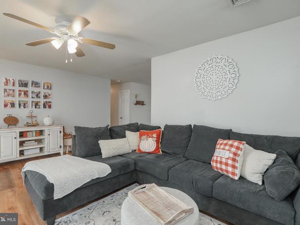 62 Indian Creek Drive, Levittown PA 19057