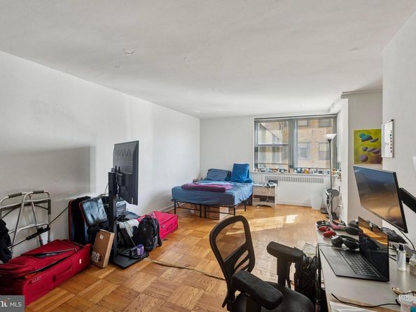 2601 Pennsylvania Avenue 522, Philadelphia PA 19130