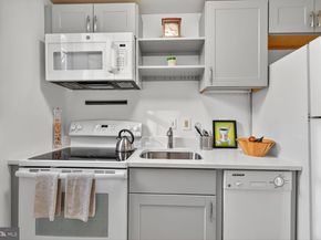 1729 N Queens Lane N 1116, Arlington VA 22201