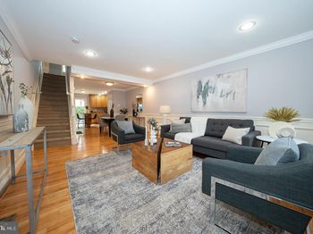 2406 Catharine Street