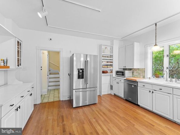 419 W School House Lane, Philadelphia PA 19144