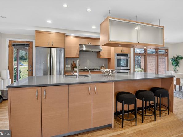 6104 Robinwood Road, Bethesda MD 20817