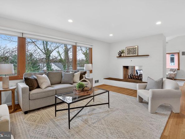 6104 Robinwood Road, Bethesda MD 20817