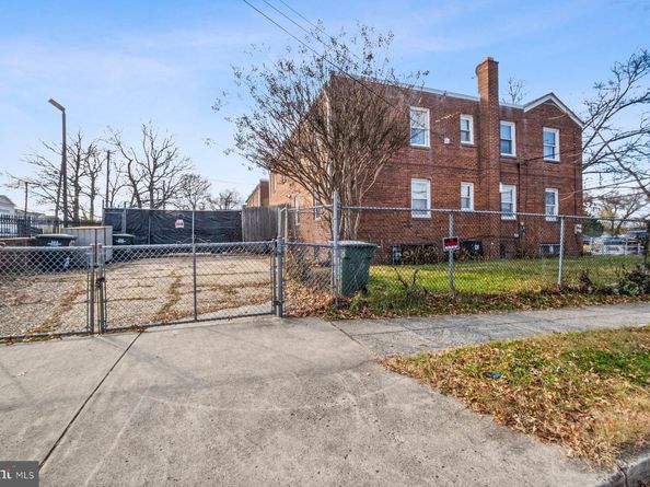 883 Bellevue Street SE, Washington DC 20032