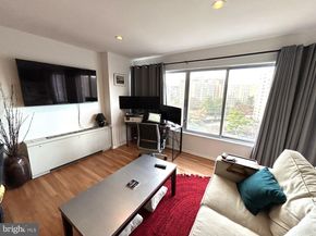 5340 Holmes Run Parkway 706, Alexandria VA 22304