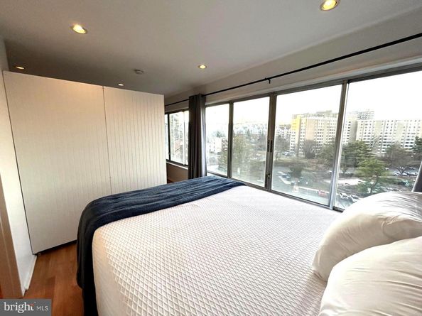 5340 Holmes Run Parkway 706, Alexandria VA 22304