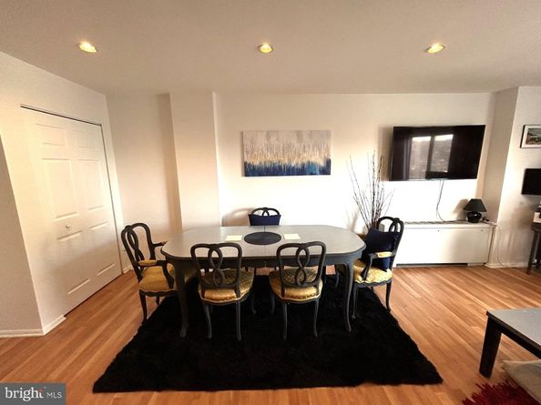 5340 Holmes Run Parkway 706, Alexandria VA 22304