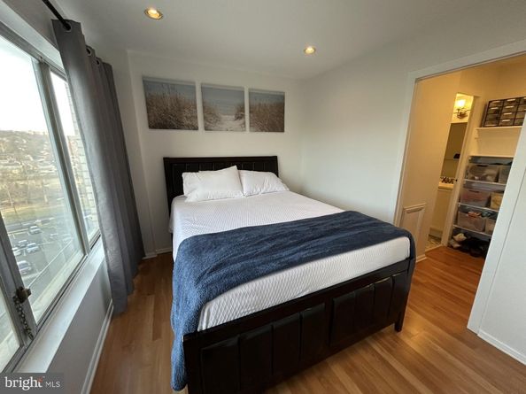 5340 Holmes Run Parkway 706, Alexandria VA 22304