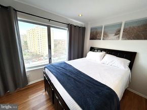 5340 Holmes Run Parkway 706, Alexandria VA 22304