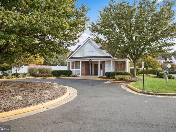 21845 Baldwin Square 101, Sterling VA 20164