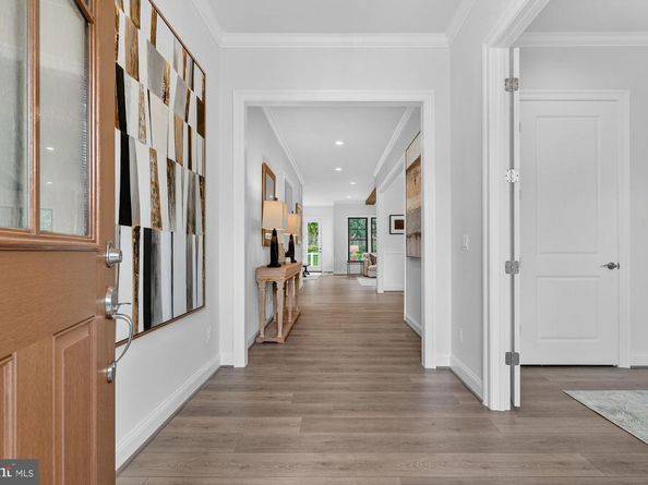 613 Blackstone Terrace NW, Vienna VA 22180