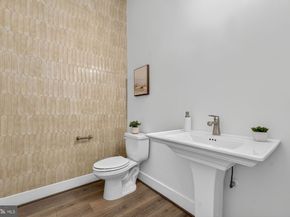 613 Blackstone Terrace NW, Vienna VA 22180
