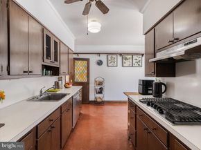 919 Laburnum Lane, Wyncote PA 19095