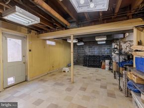 919 Laburnum Lane, Wyncote PA 19095