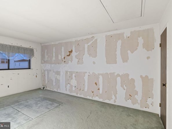 13020 Kelvin Avenue, Philadelphia PA 19116