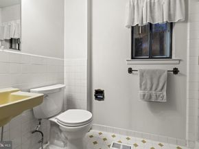 13020 Kelvin Avenue, Philadelphia PA 19116