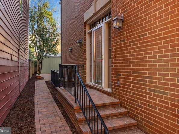 428 S Fairfax Street, Alexandria VA 22314