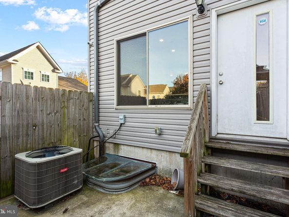 711 W Montgomery Avenue, Philadelphia PA 19122