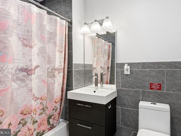 711 W Montgomery Avenue, Philadelphia PA 19122