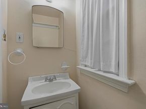2407 N Vermont Street, Arlington VA 22207