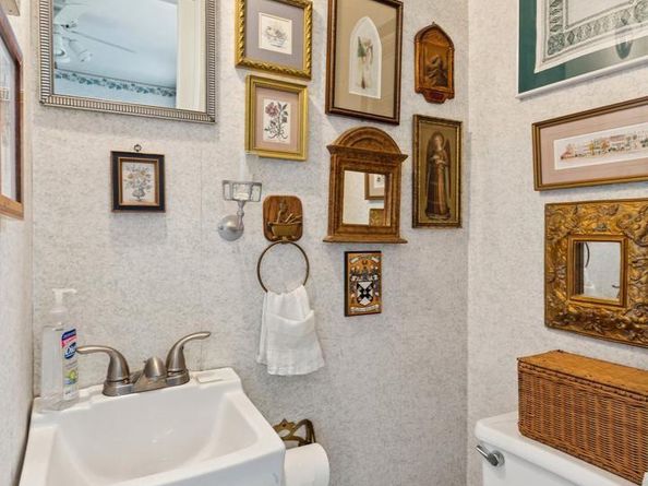 7725 Ardleigh Street, Philadelphia PA 19118