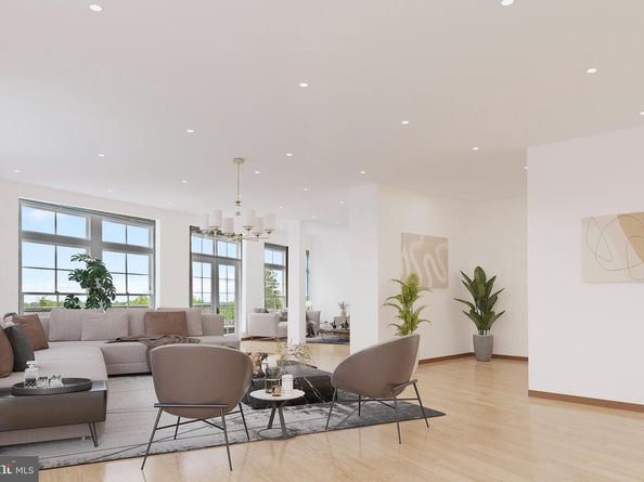 1 W Hartwell Lane PH1, Philadelphia PA 19118