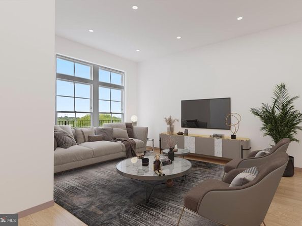 1 W Hartwell Lane PH1, Philadelphia PA 19118