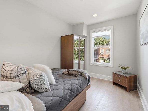 1725 34TH Street NW, Washington DC 20007