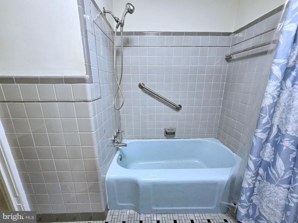 260 Brae Bourn Road, Huntingdon Valley PA 19006