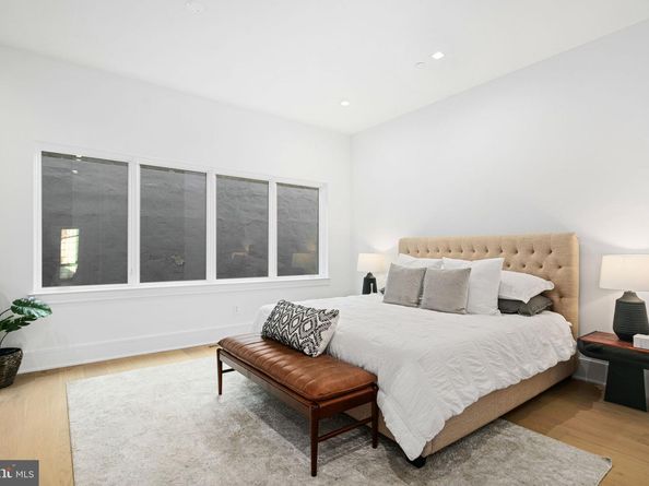 1102 Cypress Street, Philadelphia PA 19107