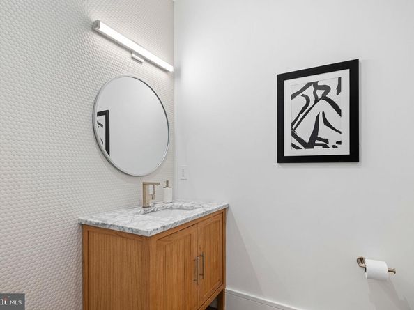 1102 Cypress Street, Philadelphia PA 19107