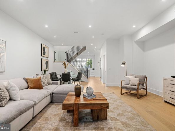 1102 Cypress Street, Philadelphia PA 19107