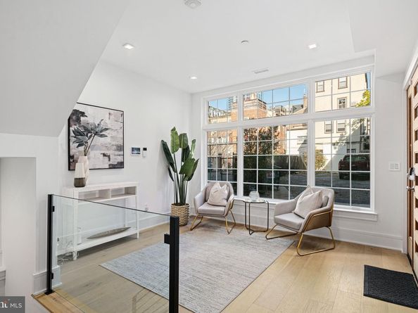 1102 Cypress Street, Philadelphia PA 19107