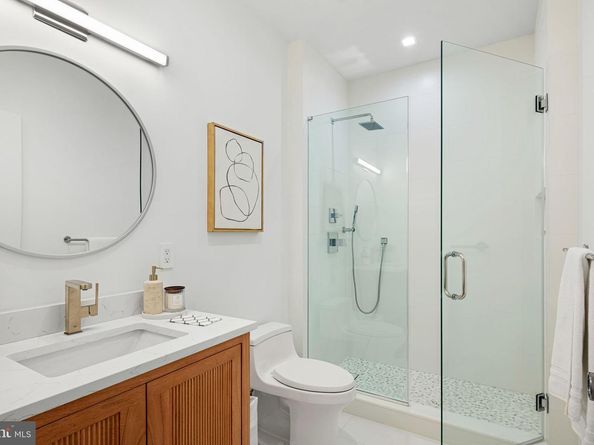 1102 Cypress Street, Philadelphia PA 19107