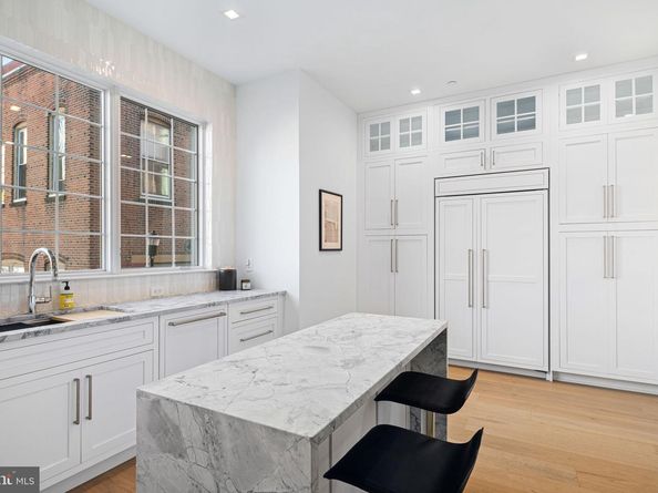 1102 Cypress Street, Philadelphia PA 19107