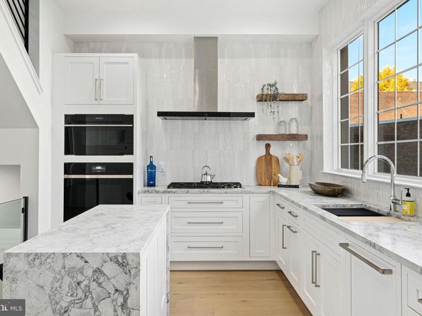 1102 Cypress Street, Philadelphia PA 19107