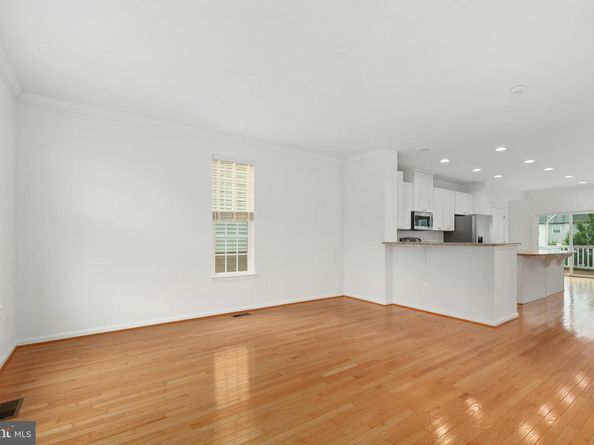 22855 Chestnut Oak Terrace, Sterling VA 20166