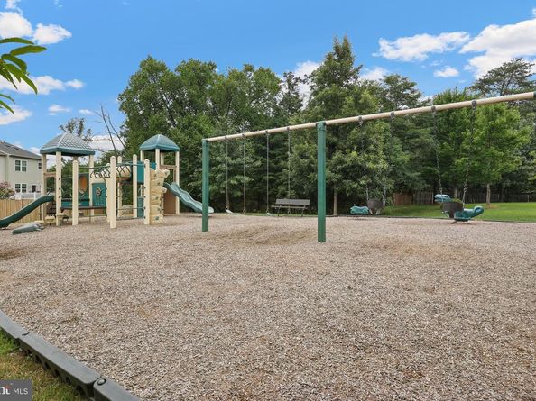 22855 Chestnut Oak Terrace, Sterling VA 20166