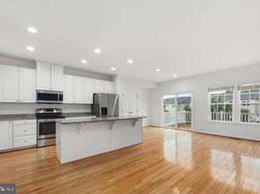 22855 Chestnut Oak Terrace, Sterling VA 20166