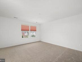 22855 Chestnut Oak Terrace, Sterling VA 20166